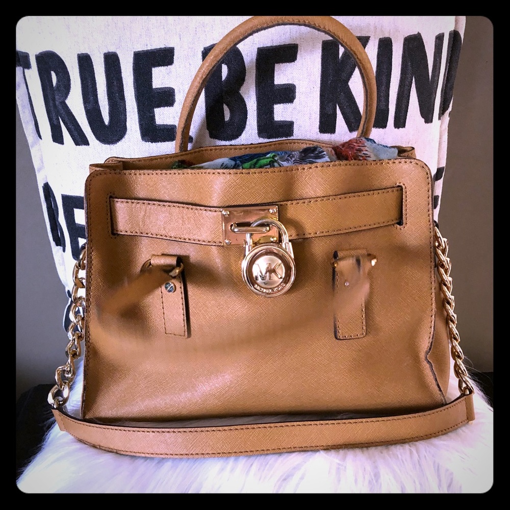 Micheal kors purse! Only used a few times!